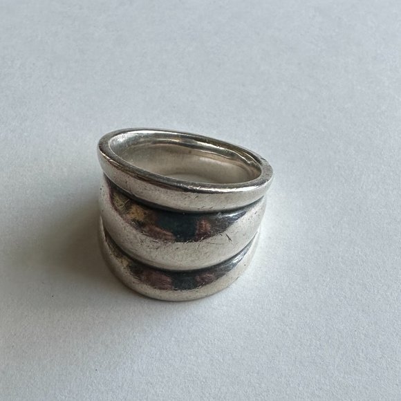 James Avery Heavy, Rare Retired Triple Dome Ring size 5.5 - Picture 2 of 4